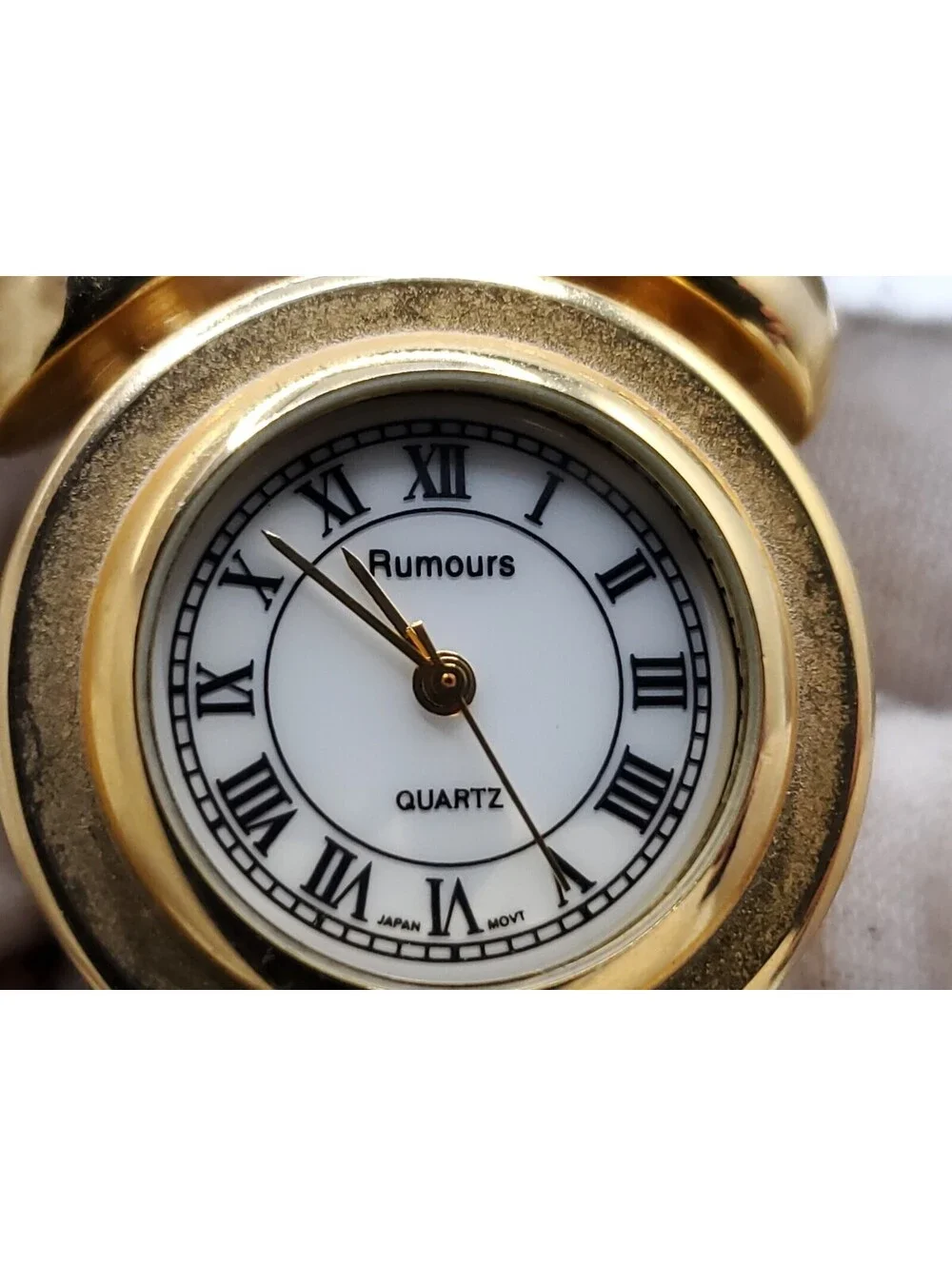 Rumours Quartz Desk Clock New Batter Gold Tone White Dial 28mm